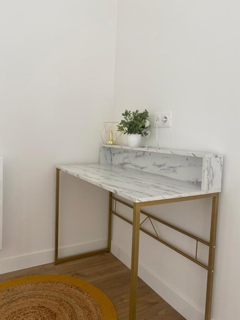 Elegance & Confort Au Coeur De Cholet ! Экстерьер фото